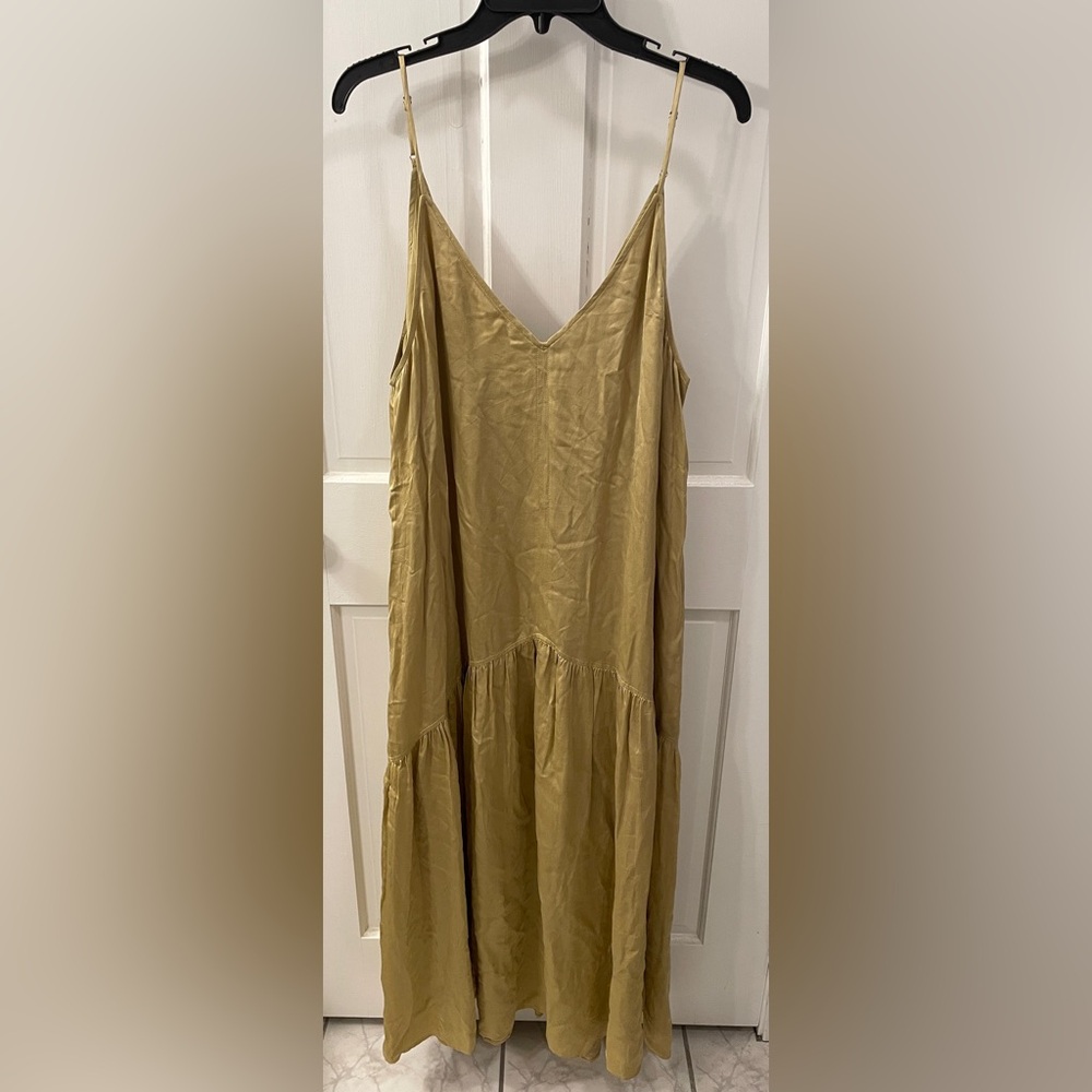 NWT H&M V-Neck Satin Dress - Picture 2 of 6